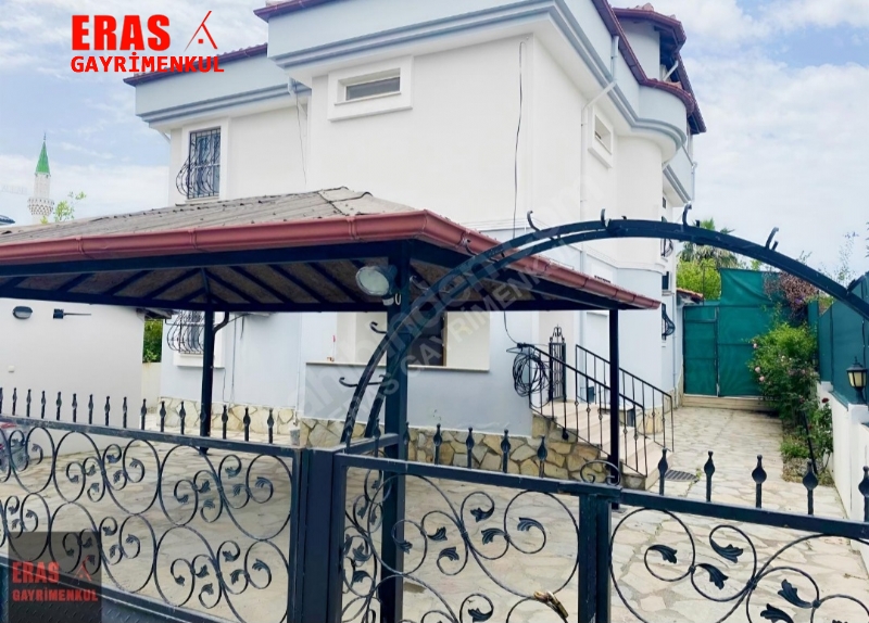 Dalaman'da Kiral�k M�stakil Y�zme Havuzlu 5+1 Villa