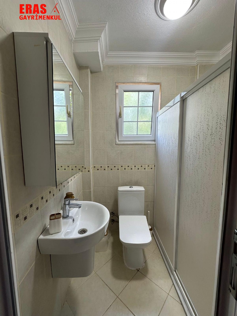 Dalaman'da Sat�l�k Y�zme Havuzlu 3+1 Villa