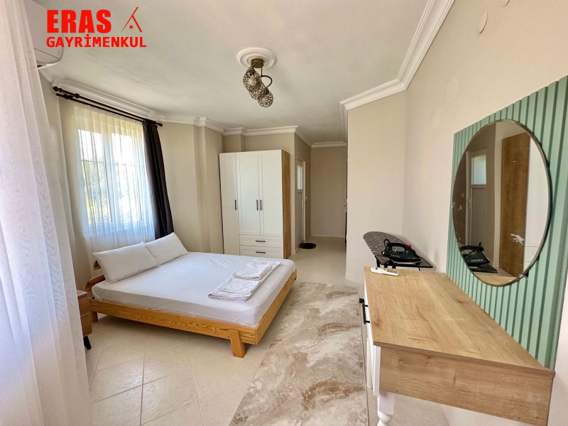 Dalaman'da Sat�l�k Y�zme Havuzlu 3+1 Villa
